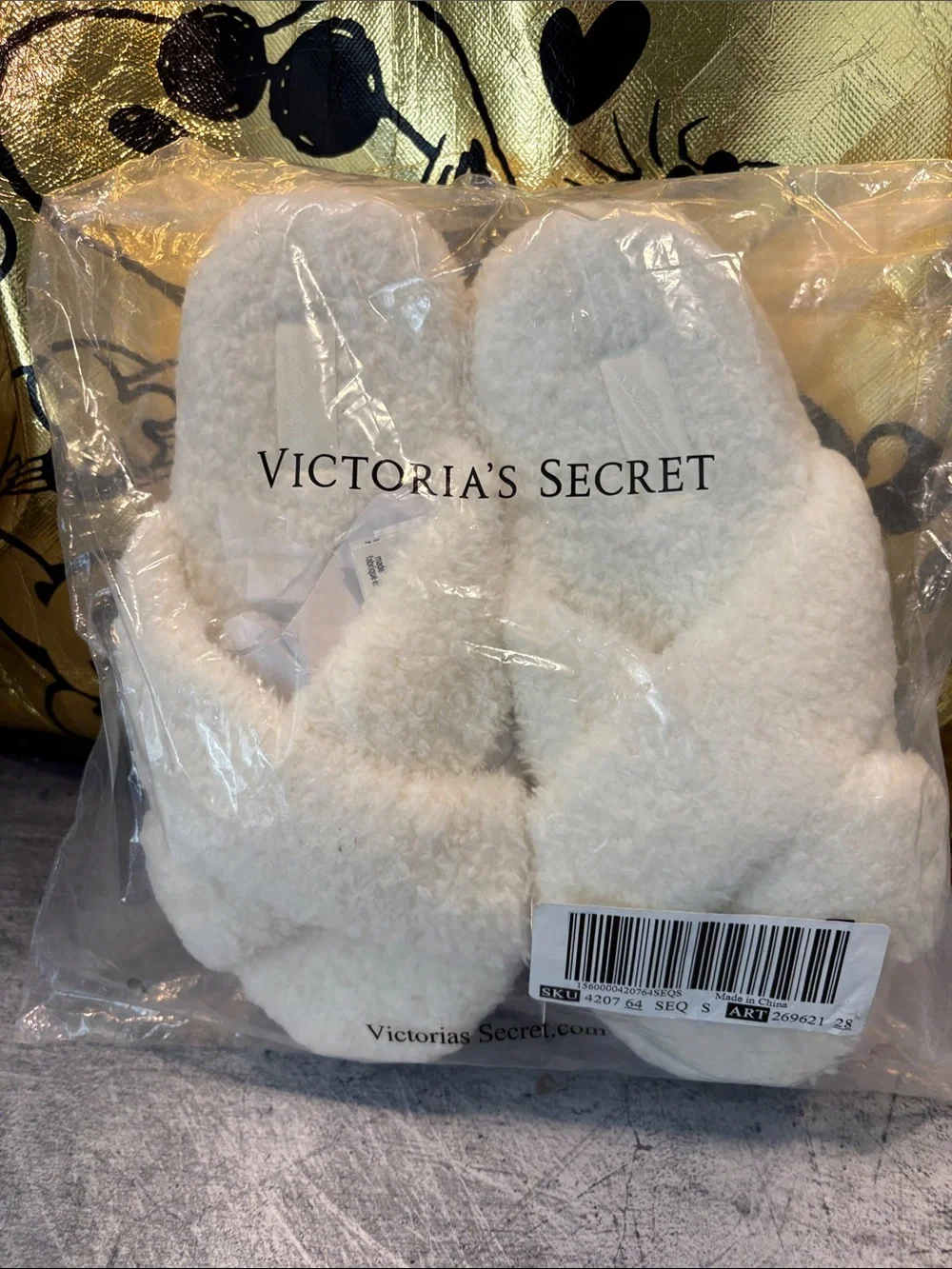 Victoria's Secret White Plush Sherpa Slide Slippers